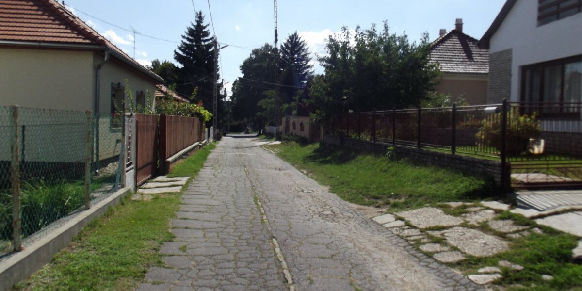 2013.09.19.Megújul a Sport köz